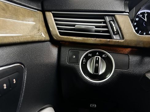 Used 2011 Mercedes-Benz E 350 4MATIC Sedan image 52