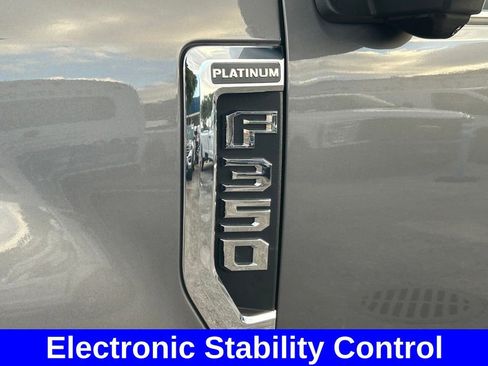 Certified 2022 Ford F350 Platinum image 22