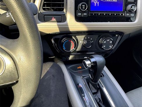 Used 2022 Honda HR-V LX image 22