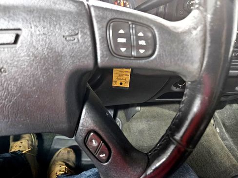 Used 2005 Chevrolet Silverado 1500 4x4 Extended Cab w/ Light Duty Power Package image 18