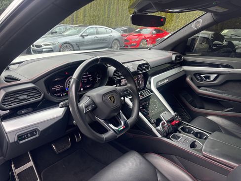 Used 2020 Lamborghini Urus image 3