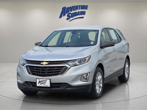 Used 2019 Chevrolet Equinox LS FWD image 2