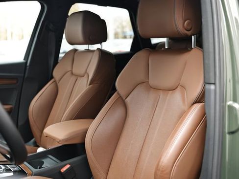 Used 2023 Audi Q5 e Premium Plus image 22