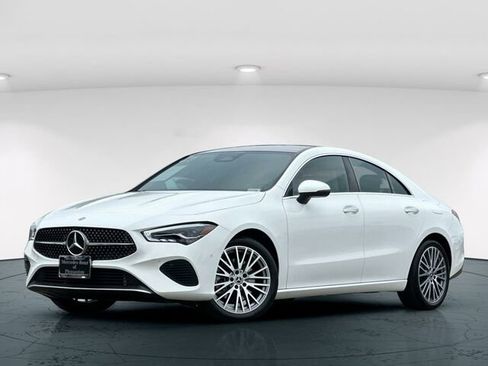 Used 2025 Mercedes-Benz CLA 250 4MATIC image 2