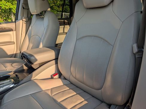 Used 2016 Buick Enclave Leather FWD image 16