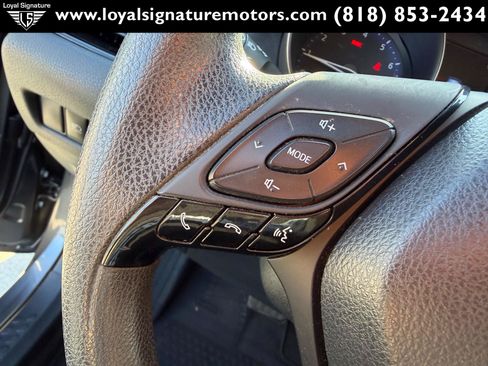 Used 2019 Toyota C-HR LE FWD image 26