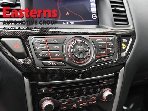 Used 2020 Nissan Pathfinder SL AWD/4WD image 20