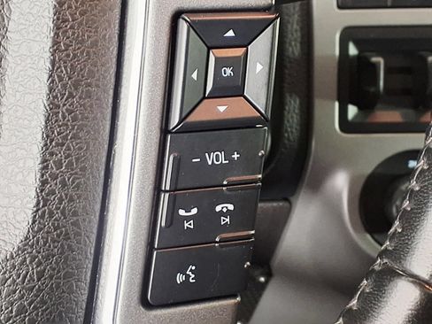 Used 2015 Ford Expedition Platinum AWD/4WD image 18