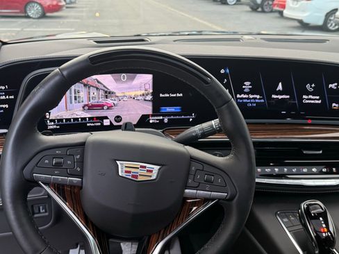 Used 2024 Cadillac Escalade ESV Premium Luxury image 46