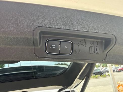 Used 2023 Ford Explorer XLT w/ Equipment Group 202A AWD/4WD image 31