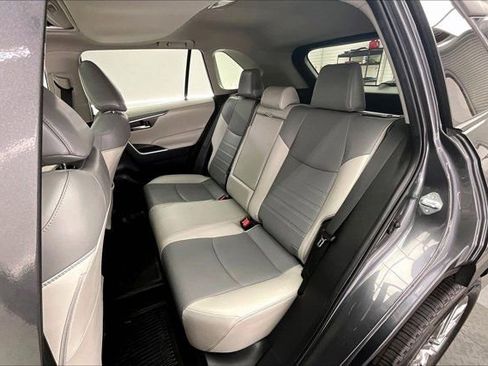Used 2019 Toyota RAV4 XLE Premium w/ Cold Weather Package FWD image 20