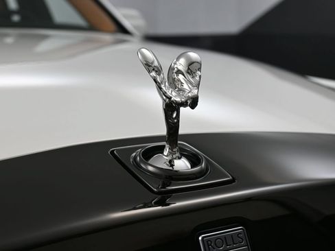 New 2027 Rolls-Royce Phantom Sedan RWD image 13