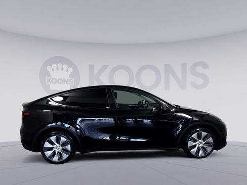 Used 2024 Tesla Model Y Long Range AWD/4WD image 8
