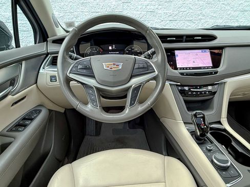 Certified 2022 Cadillac XT5 Premium Luxury image 31