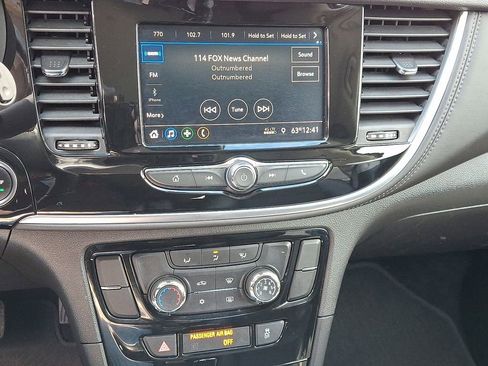 Used 2022 Buick Encore Preferred image 46