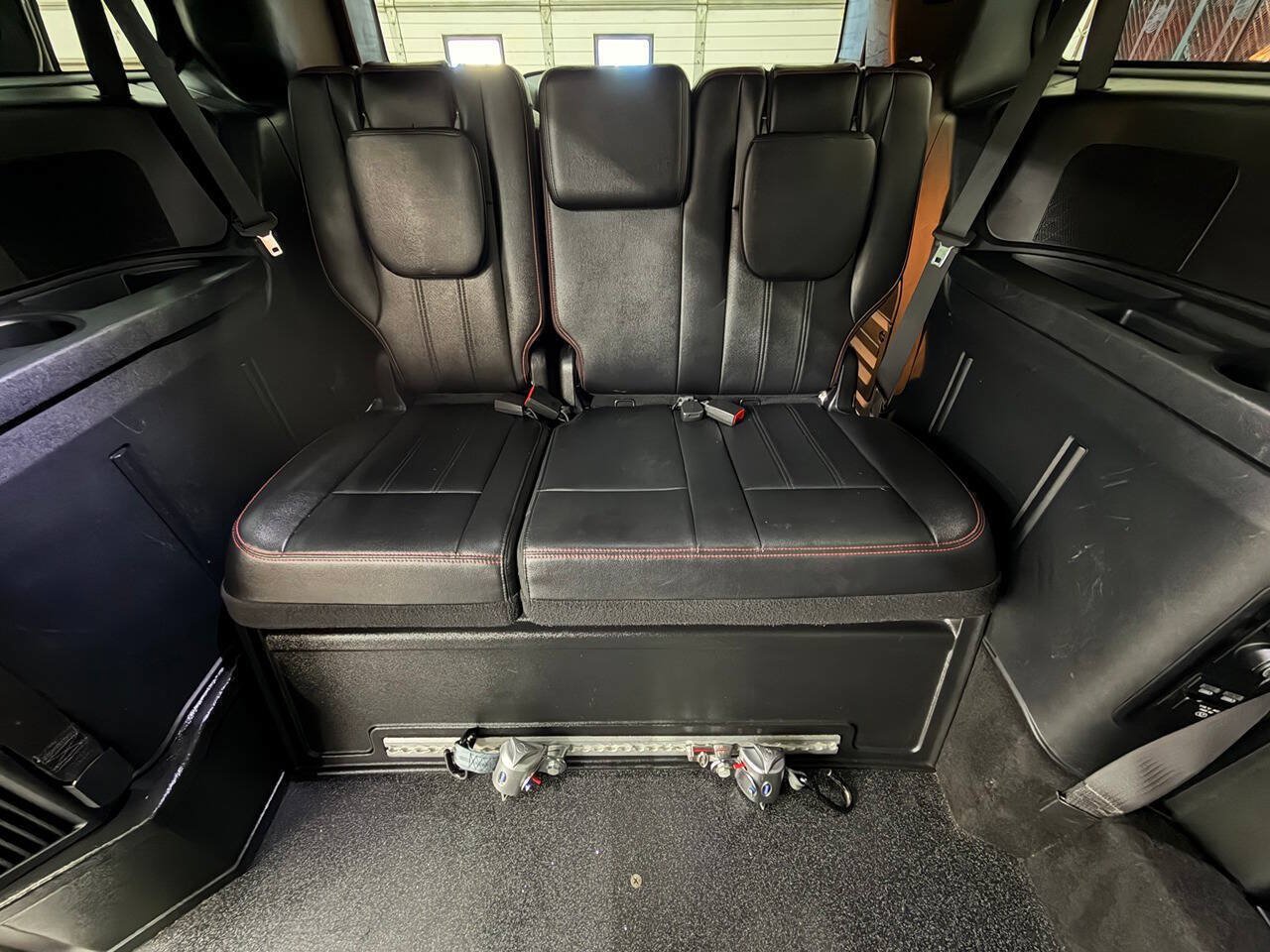 Used 2015 Dodge Grand Caravan R/T FWD image 19