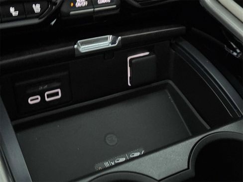 Used 2021 GMC Yukon Denali w/ Denali Premium Package image 35