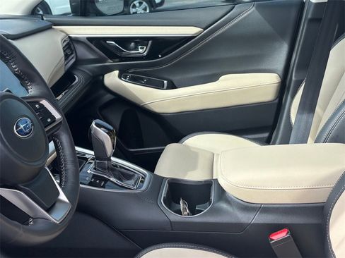 Used 2025 Subaru Outback Limited image 11