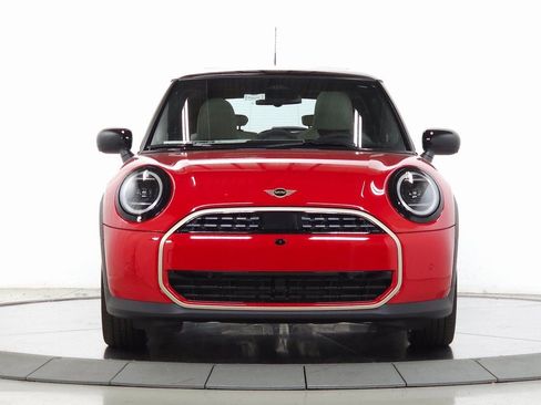 Used 2025 MINI Cooper 2-Door Hardtop FWD image 2