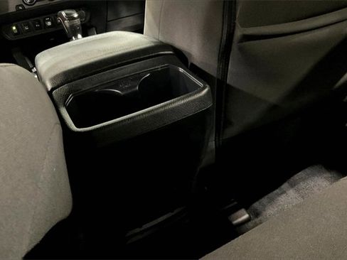 Used 2018 Toyota Tacoma TRD Sport image 34