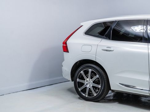 Used 2021 Volvo XC60 T8 Inscription w/ Advanced Package image 11