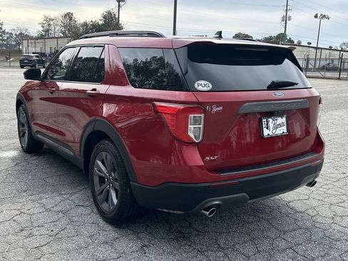 Used 2023 Ford Explorer XLT w/ Equipment Group 202A image 5