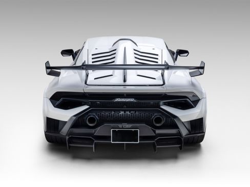 Used 2022 Lamborghini Huracan STO image 8