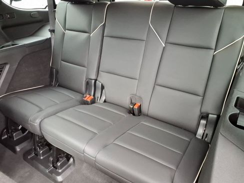 Used 2024 Cadillac Escalade Premium Luxury w/ Performance Package AWD/4WD image 13