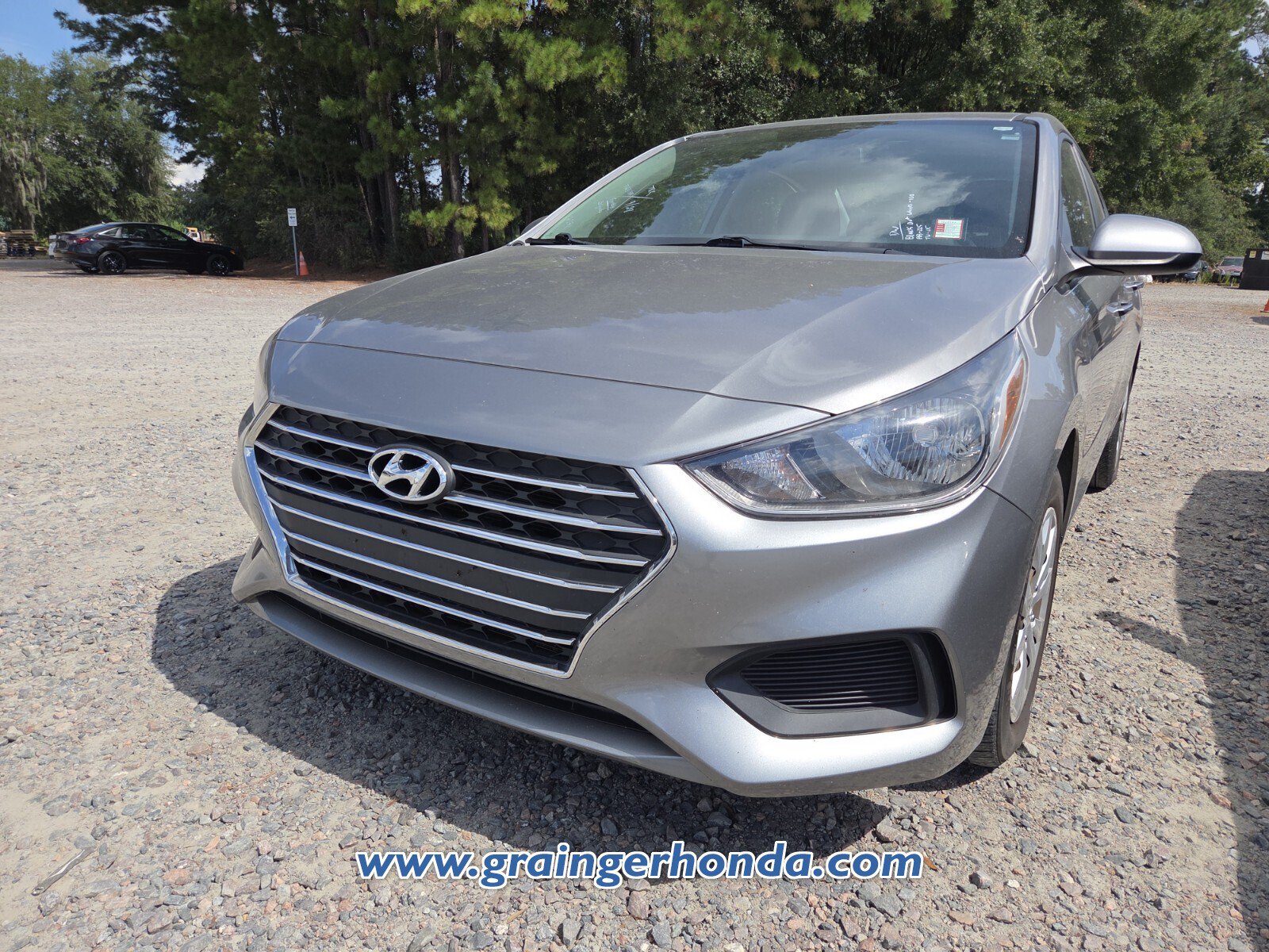 Used 2021 Hyundai Accent SE FWD image 2