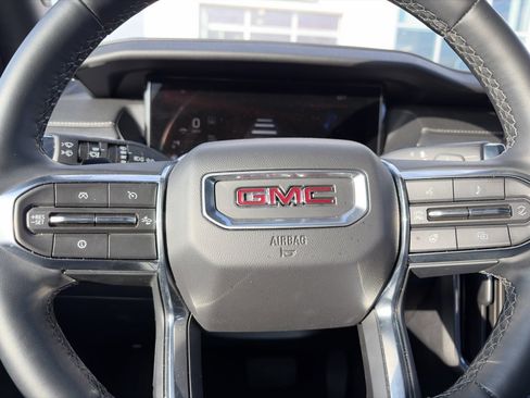 Used 2025 GMC Acadia Elevation image 21