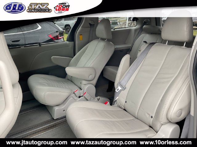 Used 2014 Toyota Sienna XLE FWD image 11