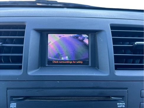 Used 2012 Toyota Highlander FWD w/ Tech Pkg image 14