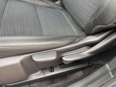 Used 2025 Buick Envista Preferred w/ Convenience II Package image 14