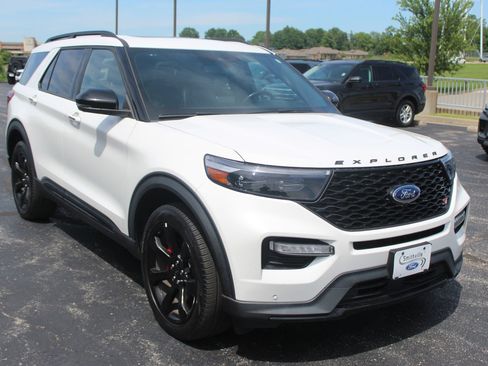 Used 2023 Ford Explorer ST w/ Equipment Group 401A AWD/4WD image 9