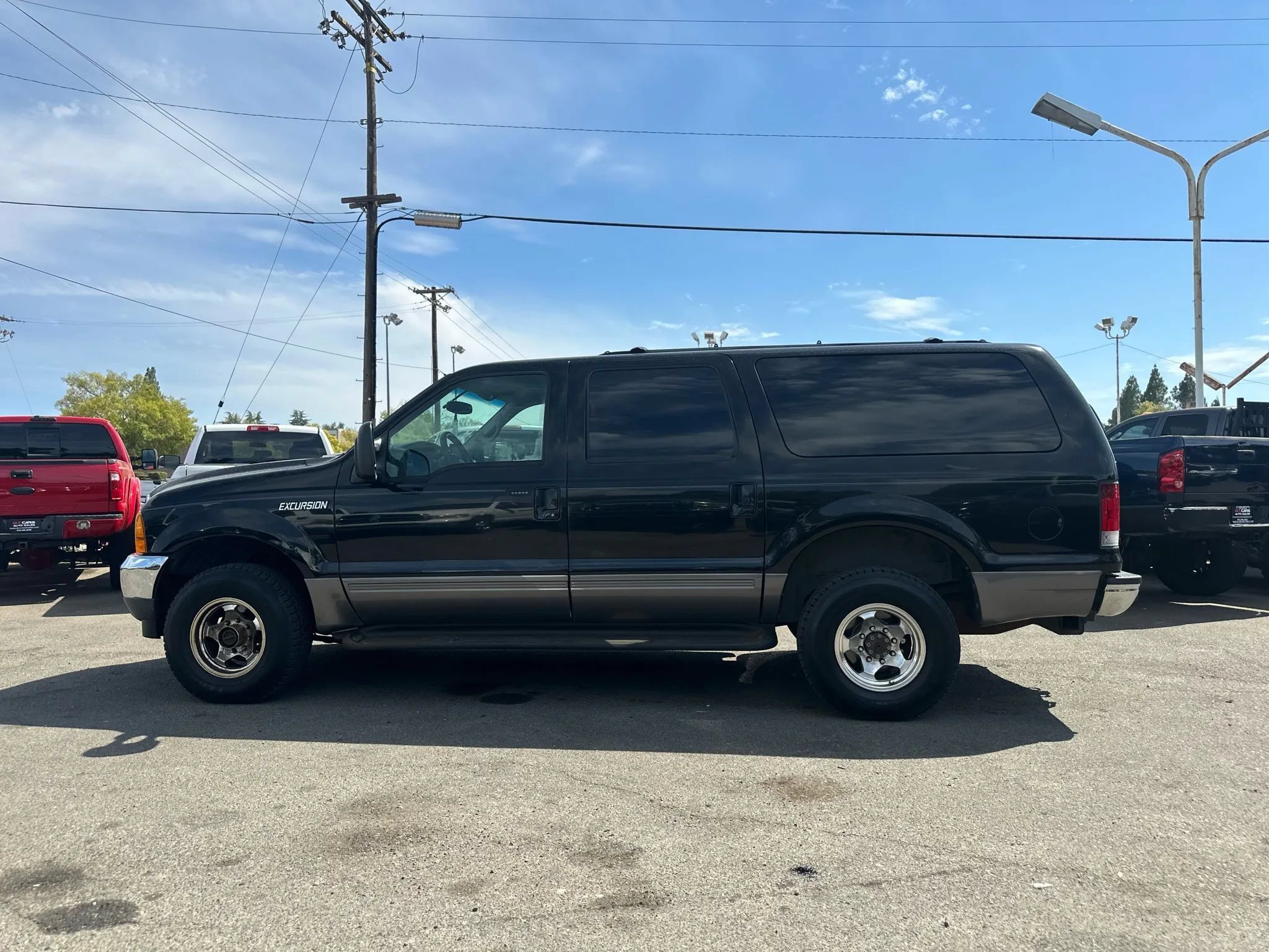 Used 2001 Ford Excursion XLT AWD/4WD image 10