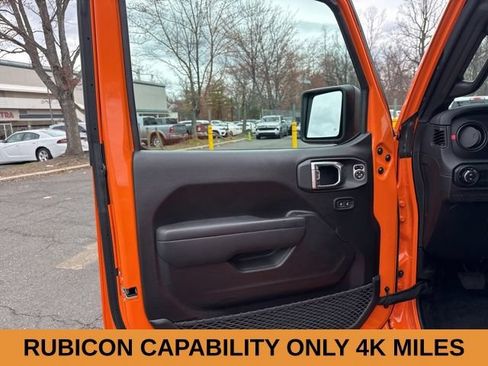 Used 2025 Jeep Gladiator Rubicon w/ Technology Group AWD/4WD image 40