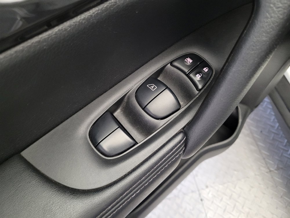 Used 2020 Nissan Rogue SV w/ Premium Package FWD image 27