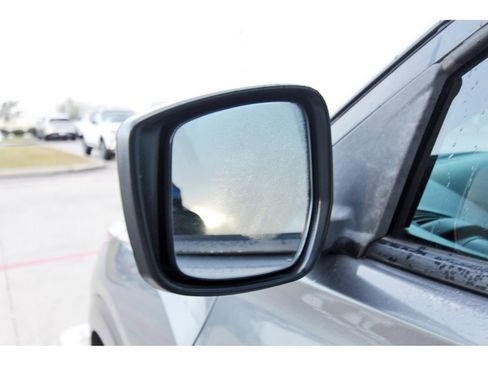 Used 2021 Nissan Kicks S image 10