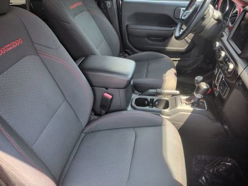 Used 2022 Jeep Wrangler Unlimited Rubicon w/ Dual Top Group AWD/4WD image 32