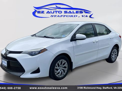Used 2018 Toyota Corolla LE FWD image 9