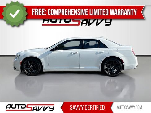 Used 2020 Chrysler 300 Touring w/ Sport Appearance Package image 4