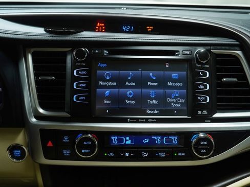 Used 2019 Toyota Highlander XLE AWD/4WD image 20