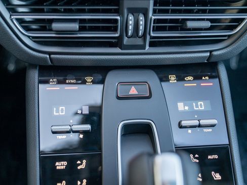Certified 2026 Porsche Macan AWD/4WD image 20