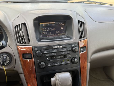 Used 1999 Lexus RX 300 w/ Premium Pkg FWD image 22