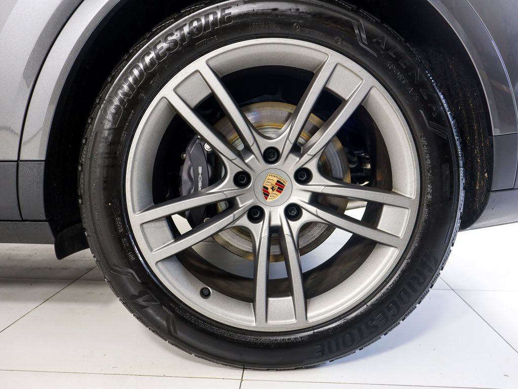 Certified 2026 Porsche Cayenne E-Hybrid AWD/4WD image 35