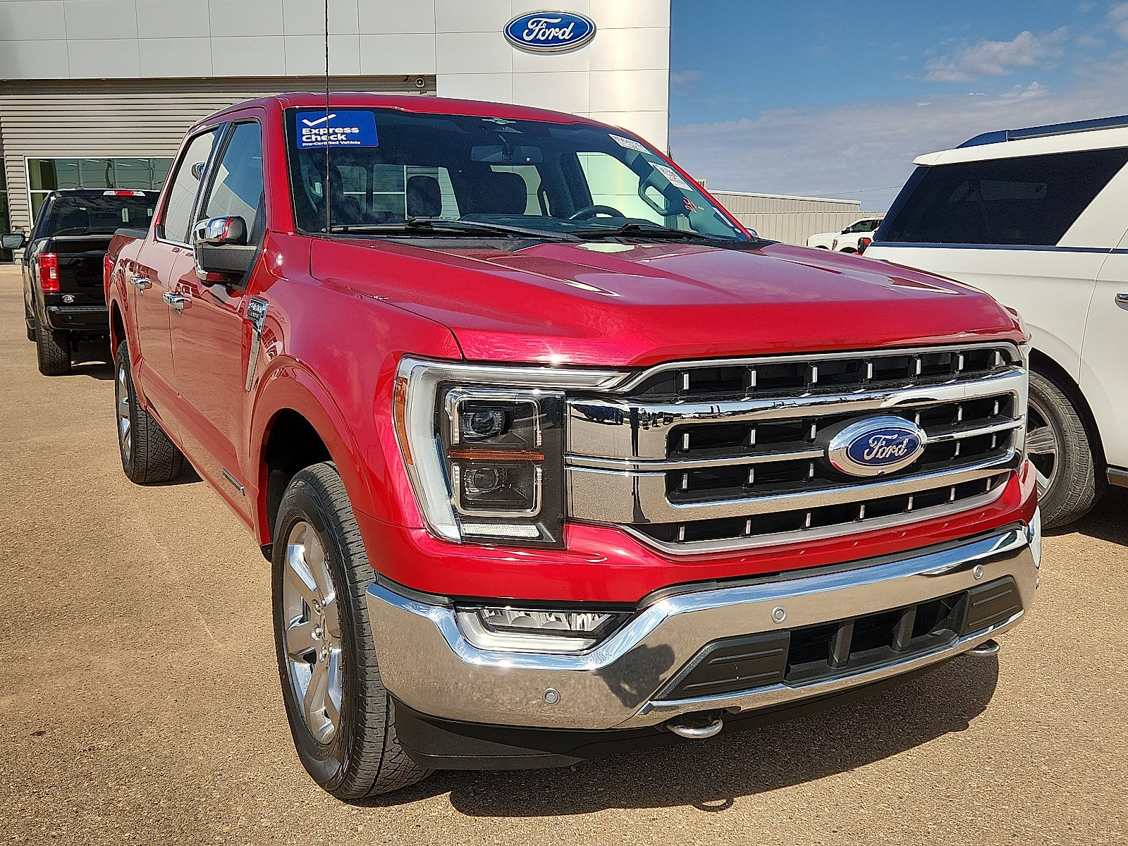 Used 2023 Ford F150 Lariat w/ Equipment Group 502A High AWD/4WD image 4