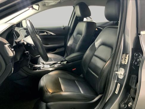 Used 2017 INFINITI QX30 w/ Cargo Package FWD image 7