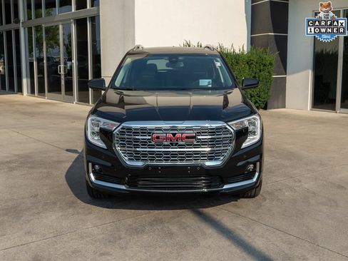 Used 2023 GMC Terrain Denali w/ Black Diamond Edition AWD/4WD image 2