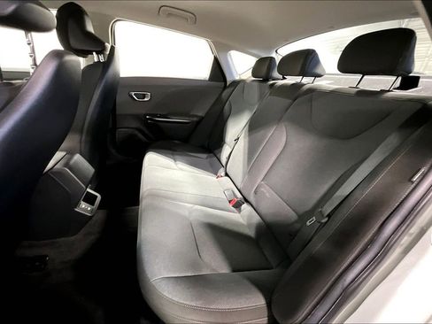 Used 2025 Kia K4 LXS image 35