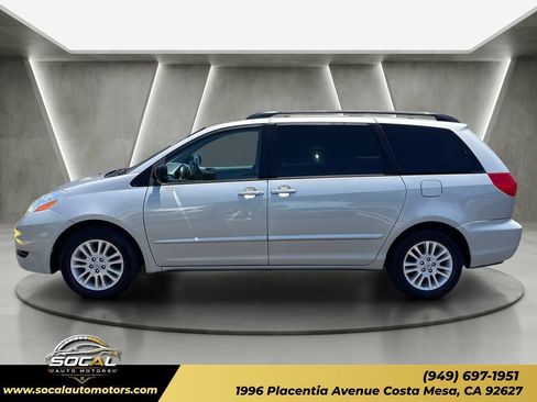Used 2009 Toyota Sienna LE FWD image 2